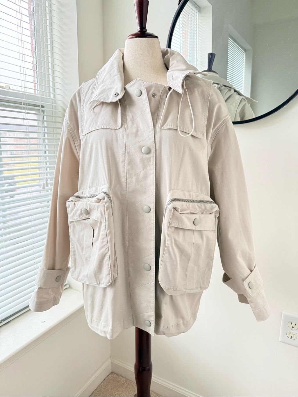 Zara Cream Hooded Utility Jacket With Front Flap Pockets- Limited Edition